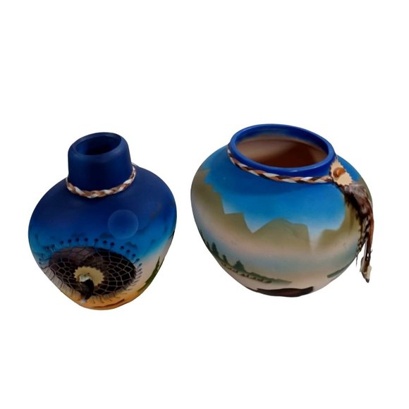 2 Native American Pottery Vases Dreamcatcher Buffalo Southwest Eagle Fea… - Picture 2 of 13